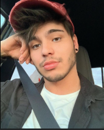 <strong>Carlos R.</strong>